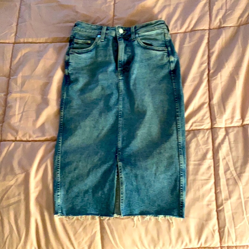 & Denim  mid lengths lit in front